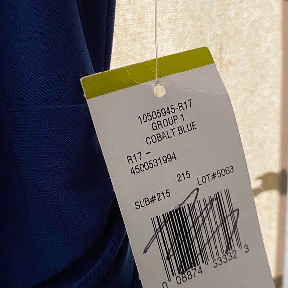 Dress. - Picture 3 of 3